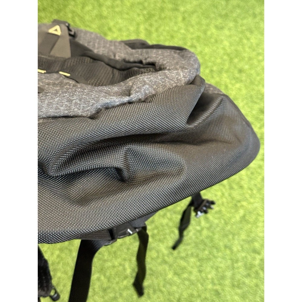 The North Face Recon Backpack Gray Black Geometric FlexVent Laptop Hiking Bag - Picture 8 of 10
